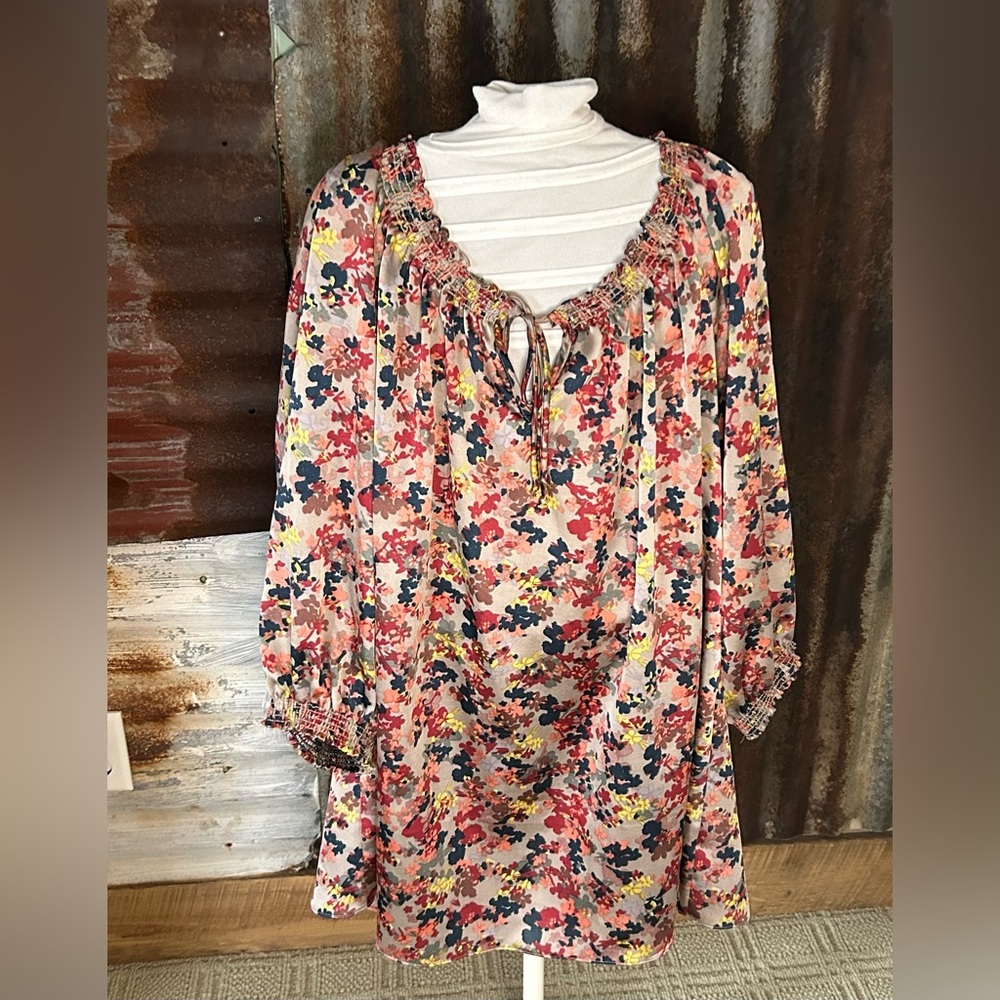 NWT- Nordstrom City Chic “Eight & Sixty”  Floral Tie Neck Blouse- Size 3x - Picture 2 of 8